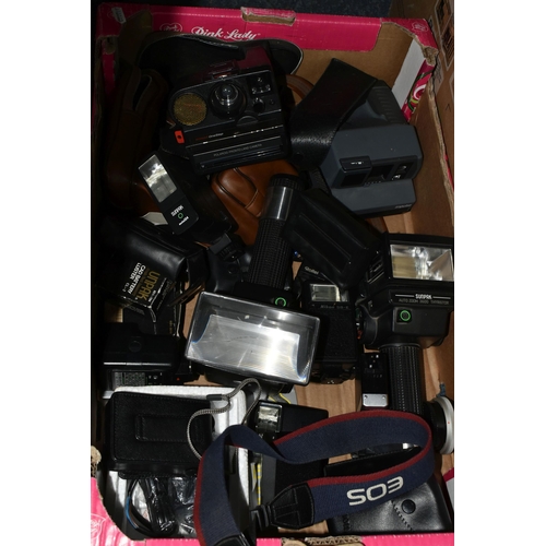 575 - A BOX OF PHOTOGRAPHIC EQUIPMENT, to include various flashguns - two Canon Canolite D flashguns, Cano... 