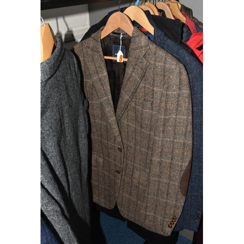 610 - SEVENTEEN ITEMS OF GENTLEMEN'S CLOTHING AND A HAT, comprising two navy blue Jaeger 100% wool over co... 