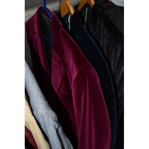 611 - TWENTY SEVEN GENTLEMEN'S JACKETS AND DINNER SUITS, comprising a Donna Karan black leather jacket, th... 