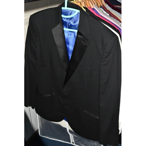 611 - TWENTY SEVEN GENTLEMEN'S JACKETS AND DINNER SUITS, comprising a Donna Karan black leather jacket, th... 