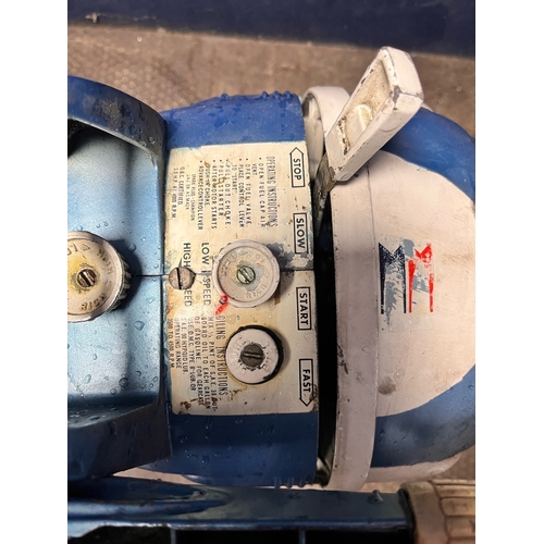 1089 - AN EVINRUDE PETROL OUTBOARD MOTOR, 3.0HP, propeller diameter 16cm (condition report: engine pulls fr... 