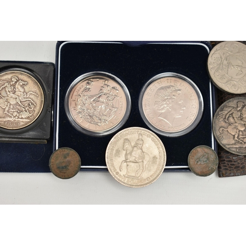 117 - A SMALL ASSORTMENT OF COINS, to include cased pair of five pound coins, also including four addition... 