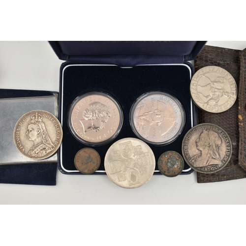 117 - A SMALL ASSORTMENT OF COINS, to include cased pair of five pound coins, also including four addition... 