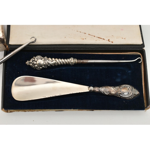 137 - A SMALL ASSORTMENT OF SILVER WARE, to include a rectangular form silver box with plain polished fini... 