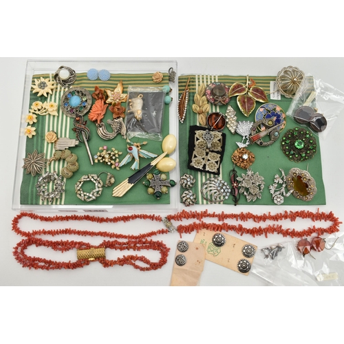 140 - AN ASSORTMENT OF COSTUME JEWELLERY, to include a coral necklace and bracelet, two pairs of 'Napier' ... 