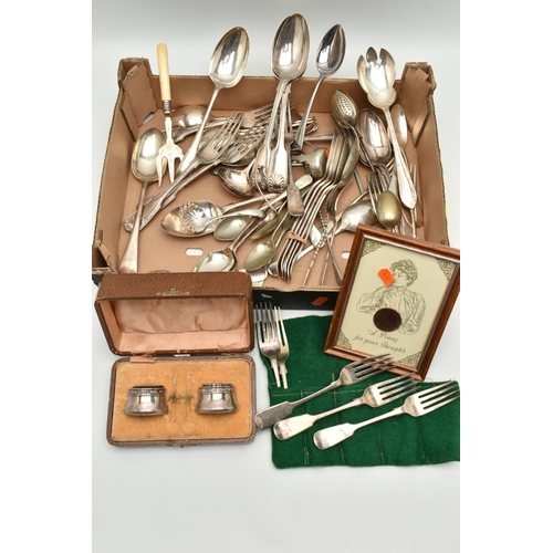 157 - A BOX OF ASSORTED ITEMS, to include various pieces of EPNS cutlery, a boxed pair of white metal salt... 