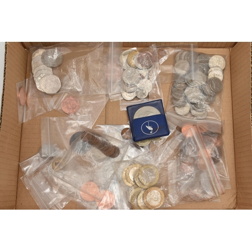 162 - A SMALL CARDBOARD TRAY OF MIXED COINAGE, to include Banknotes 1955 O'Brien £1, consecutive Sommerset... 