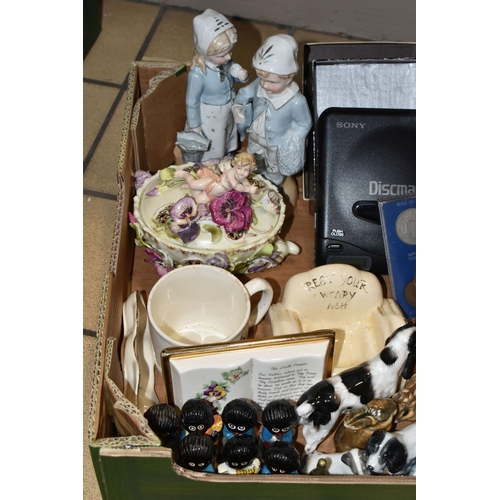 371 - A BOX OF CERAMICS, COINS AND SUNDRY ITEMS, to include a pair of Eduard Klabena for Langenzersdorfer ... 