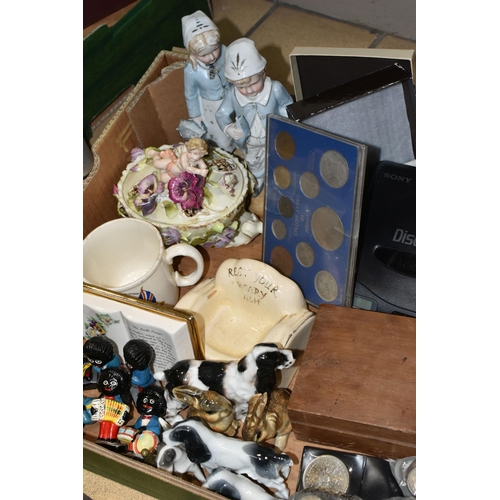 371 - A BOX OF CERAMICS, COINS AND SUNDRY ITEMS, to include a pair of Eduard Klabena for Langenzersdorfer ... 