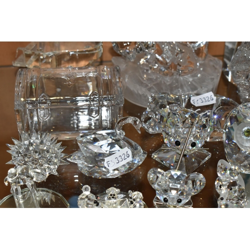 391 - A COLLECTION OF SWAROVSKI CRYSTAL AND OTHER DECORATIVE GLASS WARE, Swarovski figures to include owls... 