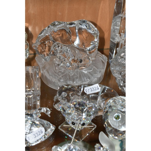 391 - A COLLECTION OF SWAROVSKI CRYSTAL AND OTHER DECORATIVE GLASS WARE, Swarovski figures to include owls... 