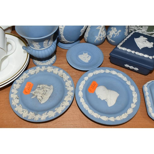 394 - A COLLECTION OF WEDGWOOD AND MINTON TEA AND GIFT WARES, comprising twelve pieces of Wedgwood Jasperw... 