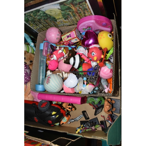 520 - THREE BOXES AND LOOSE TOYS, GAMES, BOOKS, SEWING MACHINE AND SUNDRY ITEMS, to include a Tunbridge wa... 