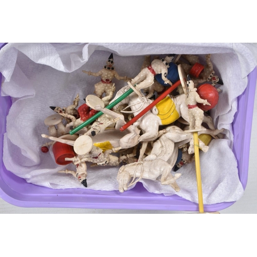 124 - A QUANTITY OF ASSORTED TOYS, to include a quantity of 1950's 'Crazy Clown Circus' plastic figures, p... 