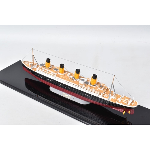 194 - THREE CONSTRUCTED REVELL PLASTIC KITS OF BRITISH SHIPS ALL HOUSED IN PERSPEX DISPLAY CASES, 'Mayflow... 