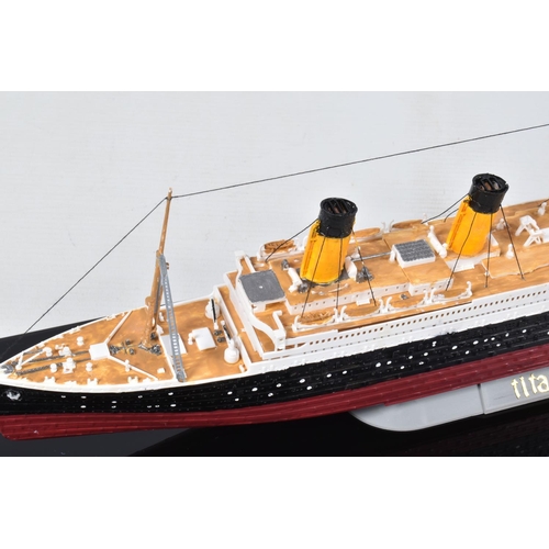 194 - THREE CONSTRUCTED REVELL PLASTIC KITS OF BRITISH SHIPS ALL HOUSED IN PERSPEX DISPLAY CASES, 'Mayflow... 