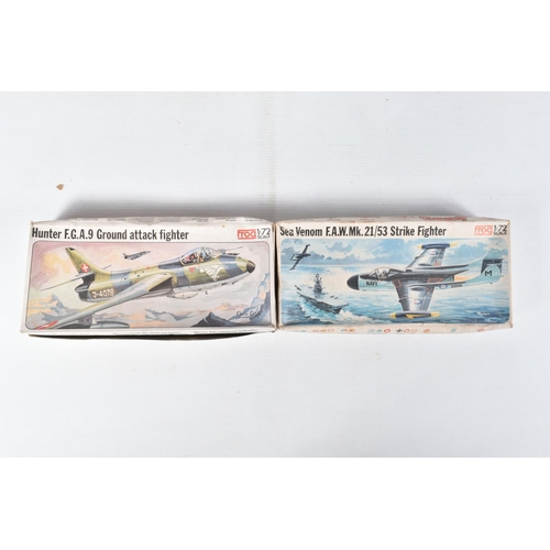 205 - ELEVEN UNBUILT BOXED MODEL AIRCRAFT KITS, made up of Eight 1:72 scale Frog models to include, a Vamp... 