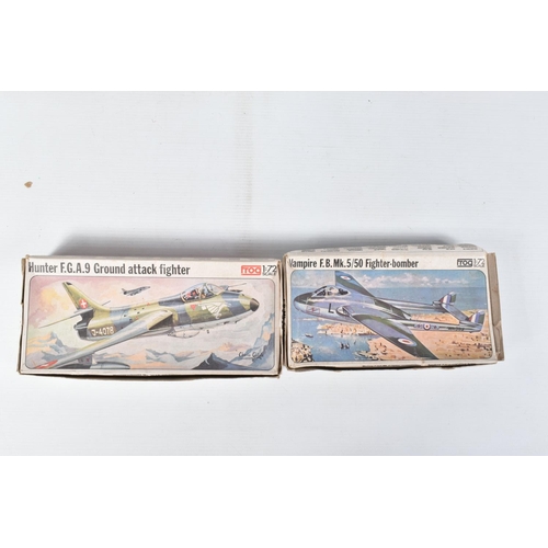 205 - ELEVEN UNBUILT BOXED MODEL AIRCRAFT KITS, made up of Eight 1:72 scale Frog models to include, a Vamp... 