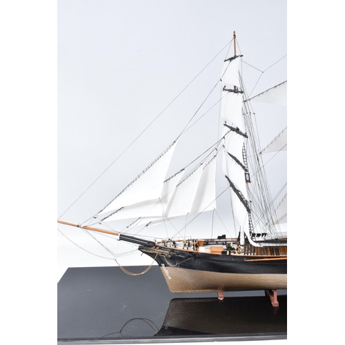 225 - A CONSTRUCTED REVELL PLASTIC KIT OF THE CUTTY SARK HOUSED IN A PERSPEX DISPLAY CASE, kit has been co... 