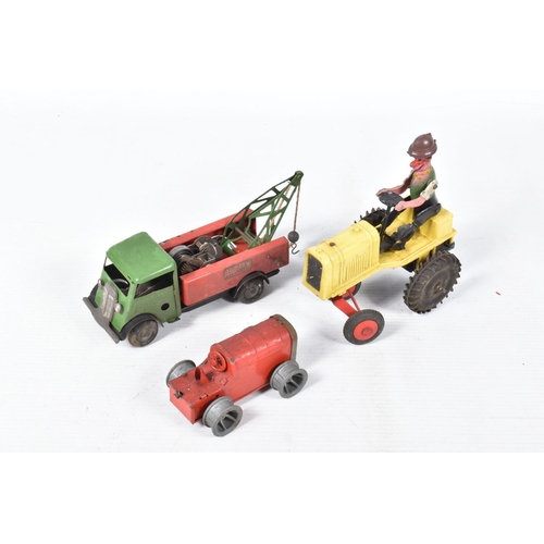 226 - A QUANTITY OF UNBOXED AND ASSORTED TINPLATE CLOCKWORK VEHICLES, to include a Chad Valley saloon car,... 