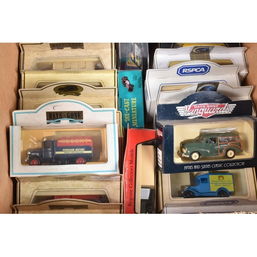 241 - A BOX CONTAINING A COLLECTION OF BOXED AND UNBOXED DIECAST MODEL VEHICLES, to include a selection of... 