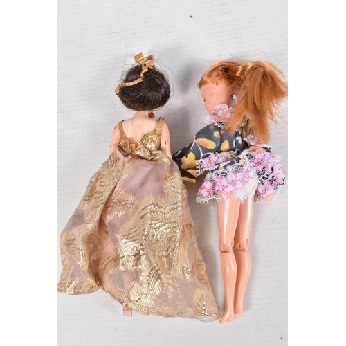 246 - A QUANTITY OF ASSORTED 1960'S/1970'S DOLLS, 4 x Sindy marked '033055x' to back of head, two also mar... 