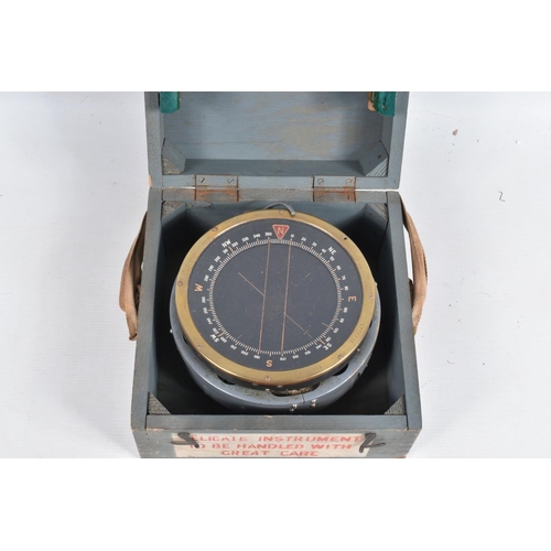 536 - A BOXED BRITISH AIR MINISTRY NAVIGATION COMPASS, the compass has a crown with A.M and the reference ... 