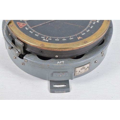 536 - A BOXED BRITISH AIR MINISTRY NAVIGATION COMPASS, the compass has a crown with A.M and the reference ... 