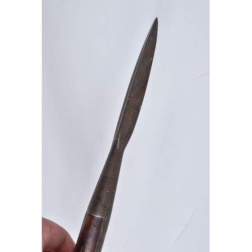 550 - A LARGE 19TH CENTURY BOARDING STYLE PIKE/ CAVALRY LANCE, featuring an ash shaft with an off centre l... 