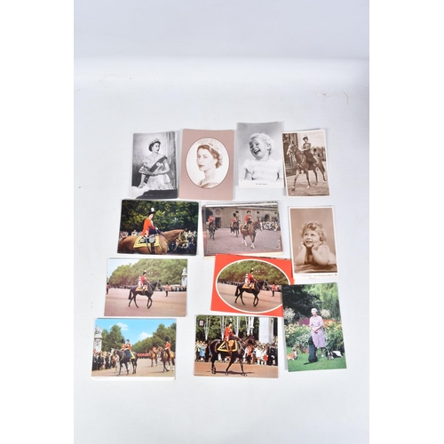 414 - A LARGE COLLECTION OF POSTCARDS, APPROXIMATELY 550, to include Kronprinzliiche Family, Life Guard, L... 