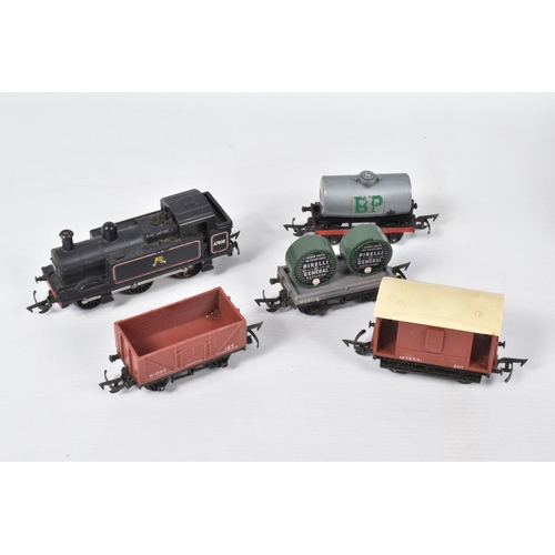 363 - A BOXED TRI-ANG RAILWAYS OO GAUGE DIESEL RAILCAR SET, No.RS.27, comprising power car No.M79079, trai... 