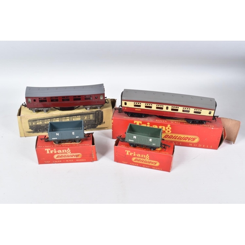 364 - A QUANTITY OF BOXED TRI-ANG RAILWAYS OO GAUGE MODEL RAILWAYS ITEMS, to include Princess class locomo... 