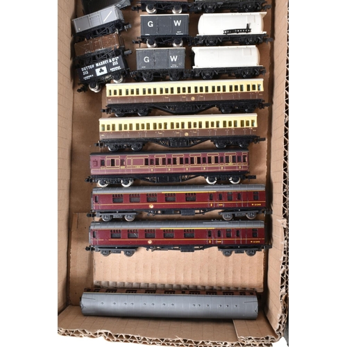 369 - A QUANTITY OF BOXED AND UNBOXED N GAUGE PASSENGER AND FREIGHT ROLLING STOCK, Graham Farish, Peco, Li... 