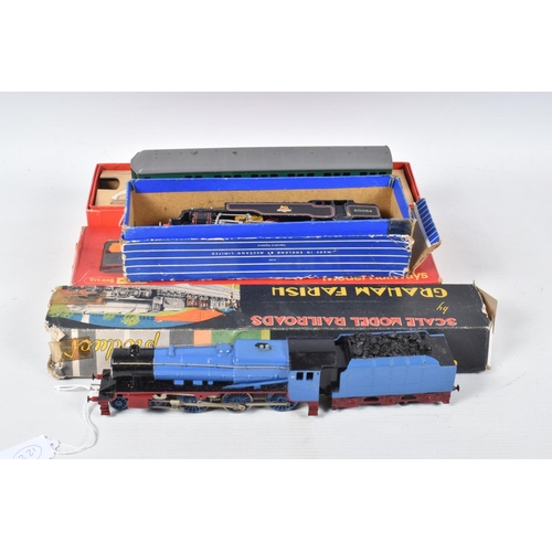 384 - THREE BOXED OO GAUGE LOCOMOTIVES, Hornby Dublo class 4MT Standard Tank No.80054, B.R. black livery (... 