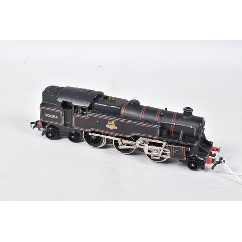 384 - THREE BOXED OO GAUGE LOCOMOTIVES, Hornby Dublo class 4MT Standard Tank No.80054, B.R. black livery (... 