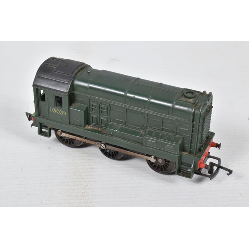 385 - A QUANTITY OF UNBOXED AND ASSORTED TRI-ANG RAILWAYS OO GAUGE LOCOMOTIVES, class 3F No.3775, M.R. mar... 