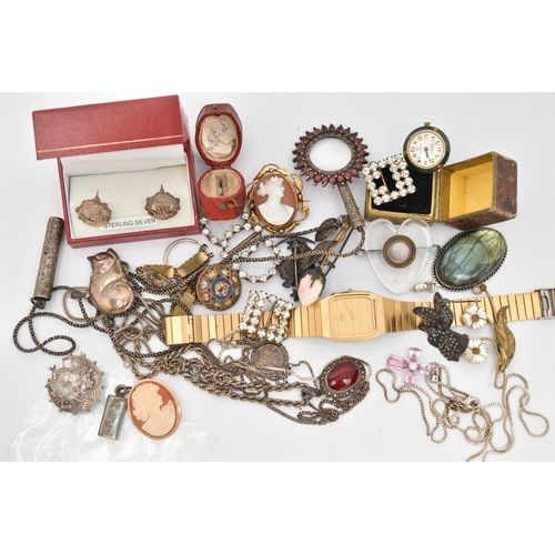 133 - A BAG OF ASSORTED JEWELLERY, to include a yellow metal and shell cameo brooch, stamped 375, approxim... 