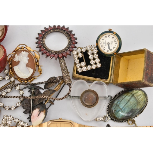 133 - A BAG OF ASSORTED JEWELLERY, to include a yellow metal and shell cameo brooch, stamped 375, approxim... 