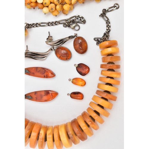 173 - AN ASSORTMENT OF AMBER JEWELLERY, to include a large statement necklace, comprised of thirty nine am... 