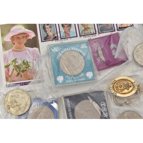 175 - A PARCEL OF UK COINS, to include Queen Elizabeth II commemorative coins, Coronation and Jubilee coin... 