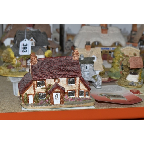 393 - A COLECTION OF LILLIPUT LANE COTTAGES, five boxed houses comprising Circular Cottage and Oak Cottage... 