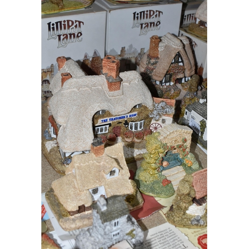 393 - A COLECTION OF LILLIPUT LANE COTTAGES, five boxed houses comprising Circular Cottage and Oak Cottage... 