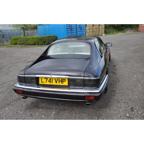 1001 - A 1994 JAGUAR XJ-S 4.0 AUTO SPORTS SALOON CAR in burgundy, 3980cc straight 6 cylinder petrol engine,... 