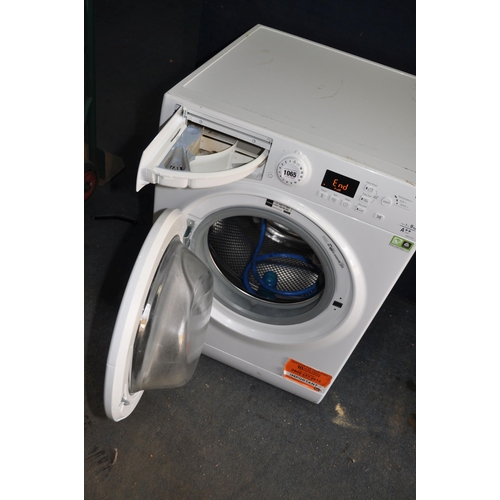 1065 - A HOTPOINT WMFUG942 WASHING MACHINE width 60cm depth 60cm height 85cm (PAT pass, spin cycle run but ... 