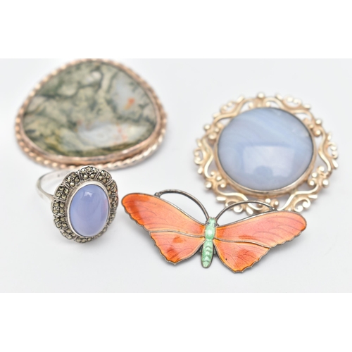 68 - FOUR PIECES OF JEWELLERY, to include a silver blue lace agate brooch, open work scroll surround, fit... 