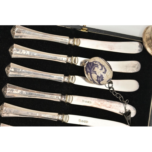 118 - ASSORTED SILVER ITEMS, to include a boxed silver bottle coaster hallmarked 'M C Hersey & Son Ltd' Lo... 