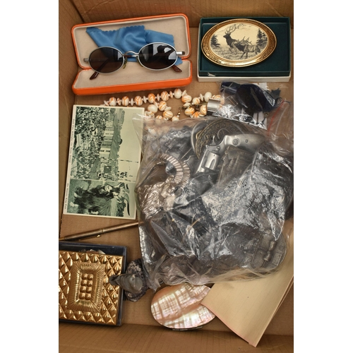 131 - A BOX OF ASSORTED ITEMS, to include two 'Parker' pens, both nibs stamped 14k, a small AF silver spoo... 