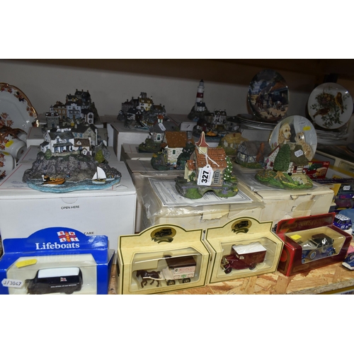 327 - A GROUP OF BOXED COTTAGE SCULPTURES, COLLECTORS PLATES AND DIECAST VEHICLES, to include fourteen box... 