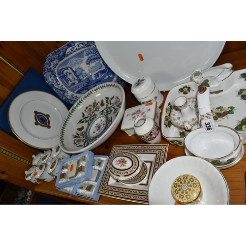 336 - A GROUP OF NAMED CERAMICS, comprising a Hammersley strawberry set, a Spode 'Fleur De Lys Gold' chamb... 