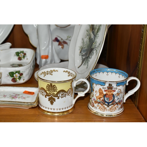 336 - A GROUP OF NAMED CERAMICS, comprising a Hammersley strawberry set, a Spode 'Fleur De Lys Gold' chamb... 